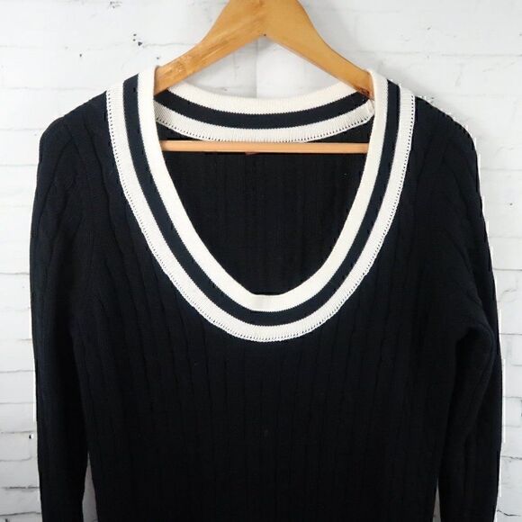 525 AMERICA BLACK SCOOP NECK LONG SLEEVE CABLE KNIT SWEATER WITH FRONT POCKETS - Picture 3 of 6
